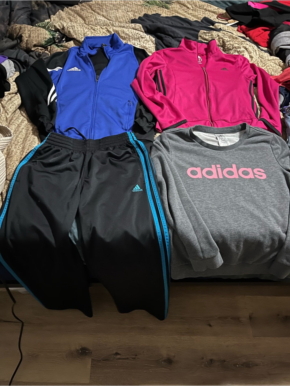 (4) EUC ADIDAS WOMENS BUNDLE SIZE SMALL